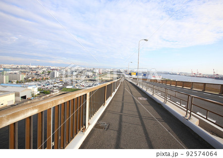 なみはや大橋 千歳橋 大正区 大阪市内風景 倉庫 資材置き場 昭和山 トラス建築 大阪湾風景 なみはや大橋 千歳橋 大正区 大阪市内風景 倉庫 資材置き場 昭和山 トラス建築 大阪湾風景 92574064