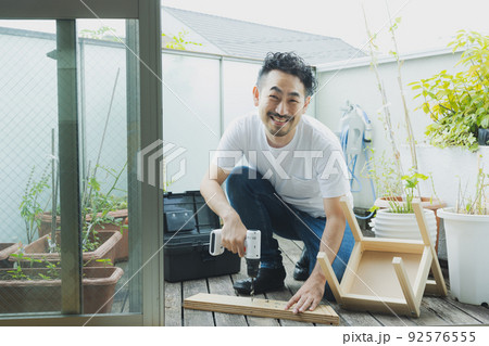 DIYする髭の人 DIYする髭の人 92576555