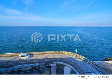 千葉県木更津市の海ほたるパーキングエリア展望デッキから南西方面 92583938