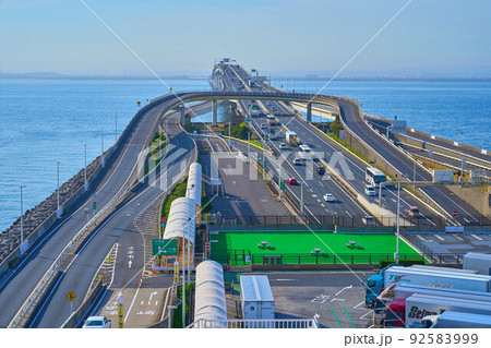 千葉県木更津市の海ほたるパーキングエリア展望デッキから木更津(アクアブリッジ)方面 千葉県木更津市の海ほたるパーキングエリア展望デッキから木更津(アクアブリッジ)方面 92583999