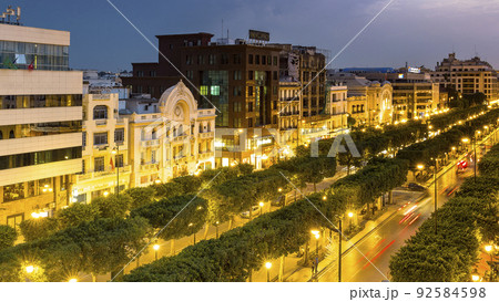 チュニジア チュニス新市街 ハビブ・ブルギバ通り 92584598