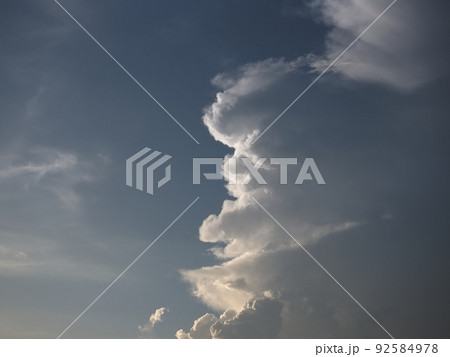 積乱雲 人面 積乱雲 人面 92584978
