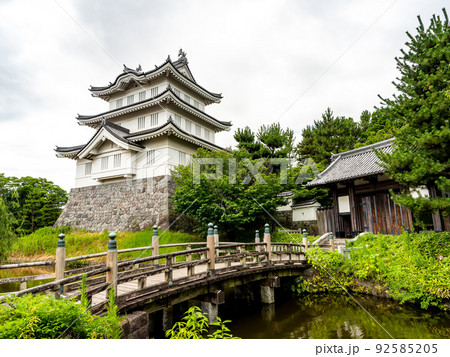 初夏の忍城の景色 どんより曇ってラスボス感漂う御三階櫓 初夏の忍城の景色 どんより曇ってラスボス感漂う御三階櫓 92585205