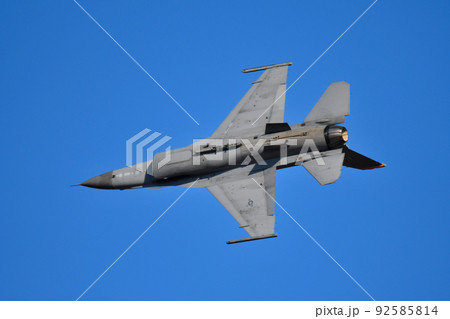 在日米軍 F-16 戦闘機 機動飛行 在日米軍 F-16 戦闘機 機動飛行 92585814