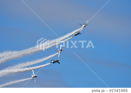 T-4ブルーインパルス アクロバット飛行 飛翔 華麗 T-4ブルーインパルス アクロバット飛行 飛翔 華麗 92585966