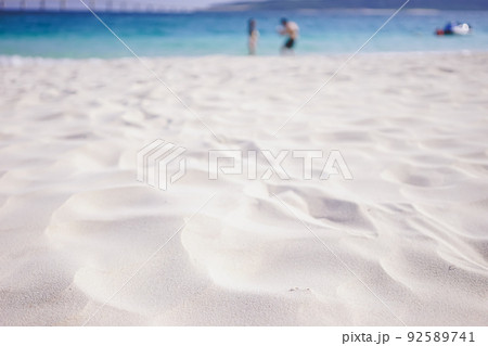 沖縄県宮古島の観光スポット 与那覇前浜ビーチの美しい白い砂 日本の絶景 92589741