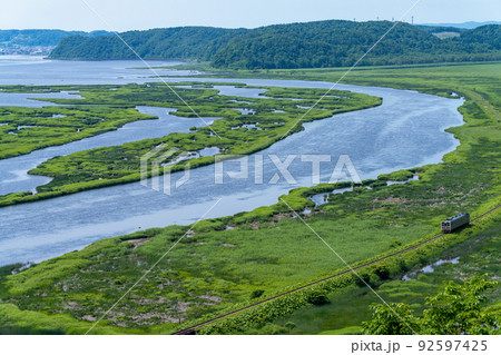 別寒辺牛湿原を走るローカル鉄道 別寒辺牛湿原を走るローカル鉄道 92597425