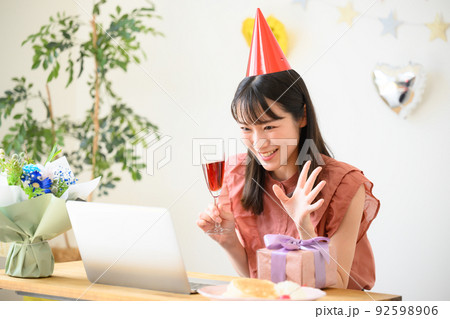 ライバーや配信者のイメージ ライバーや配信者のイメージ 92598906