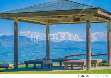 山の見える休憩場所 絶景風景イメージ素材 山の見える休憩場所 絶景風景イメージ素材 92598976