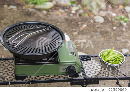 【オートキャンプ場でソロキャンプ　コンロと枝豆】　 92599069