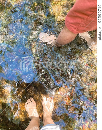 涼しい　足 92599710