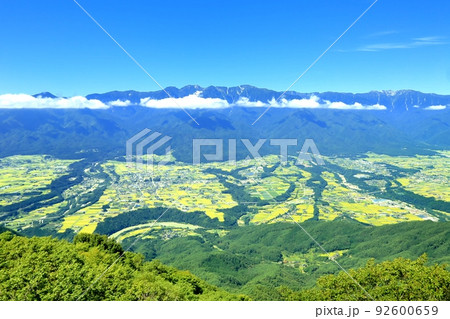 陣場形山より望む秋の伊那谷と中央アルプス 92600659