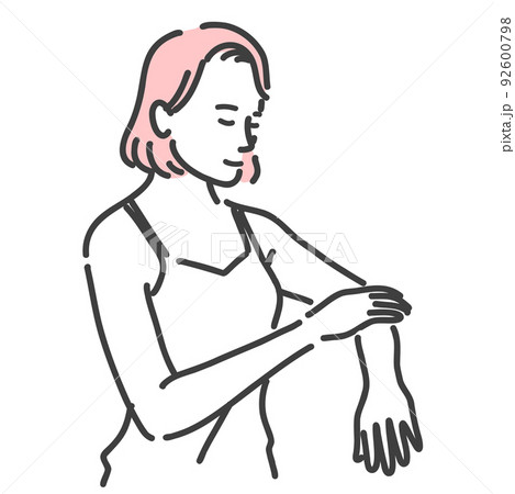 腕のケアをしている若い女性 腕のケアをしている若い女性 92600798