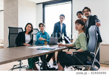 多国籍企業：ビジネスの現場 92600990