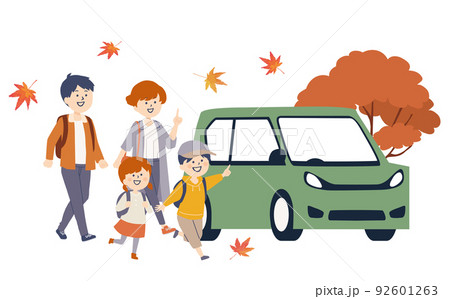 秋に車で出かけるファミリーのイラスト 92601263