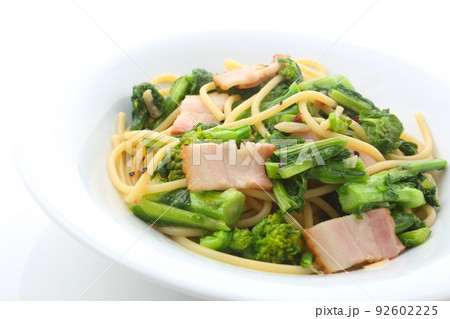 菜の花とベーコンのパスタアップ 92602225