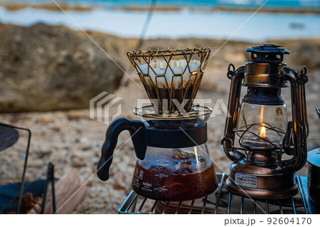 キャンプ 外コーヒー アイスコーヒー 海コーヒー 風景 青 キャンプ 外コーヒー アイスコーヒー 海コーヒー 風景 青 92604170