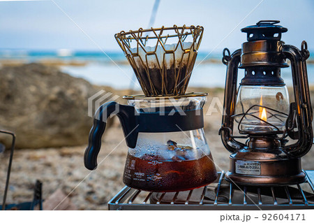 キャンプ 外コーヒー アイスコーヒー 海コーヒー 風景 青 キャンプ 外コーヒー アイスコーヒー 海コーヒー 風景 青 92604171