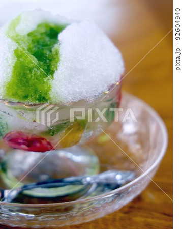 暑い夏はかき氷を食べて涼みたい 暑い夏はかき氷を食べて涼みたい 92604940