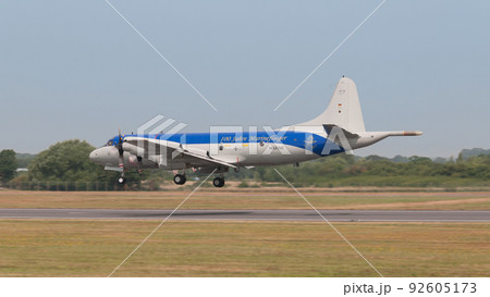 ドイツ海軍航空100周年記念塗装P-3Cオライオン離陸 92605173