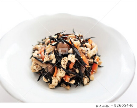 ひじきと豆腐のおいしい煮物 92605446