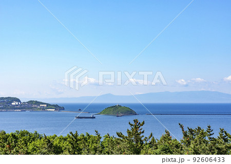 北海道　室蘭港の大黒島 92606433