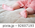 赤ちゃんの足 92607193