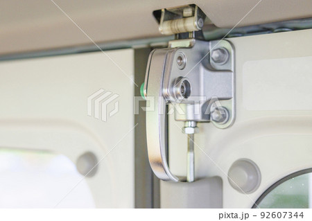 日本車のマイクロバスのドアコックの画像 92607344