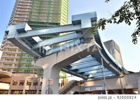 ゆりかもめ終点豊洲駅の風景 ゆりかもめ終点豊洲駅の風景 92608924