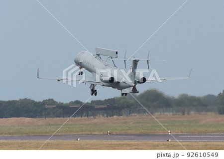 ギリシャ空軍EMB-145H早期警戒管制機離陸 ギリシャ空軍EMB-145H早期警戒管制機離陸 92610549