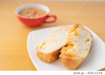 チーズパンとトマトクリームスープ チーズパンとトマトクリームスープ 92611338