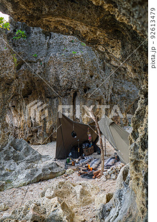 ソロキャンプ 無骨 一人キャンプ ワンポールテント  ティピー  92613479