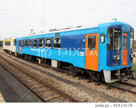 甘木駅停車中の車両　AR302　福岡県朝倉市甘木 92614576