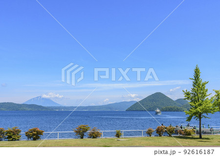 洞爺湖から望む羊蹄山 洞爺湖から望む羊蹄山 92616187