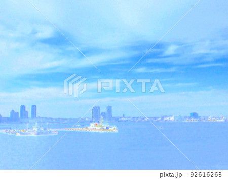 横浜港と都市の静景。イラスト風の写真。 92616263