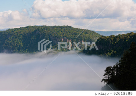 十和田湖の雲海（敢湖台） 92618299