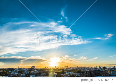 《愛知県》名古屋都市風景 夕焼け空 《愛知県》名古屋都市風景 夕焼け空 92618717