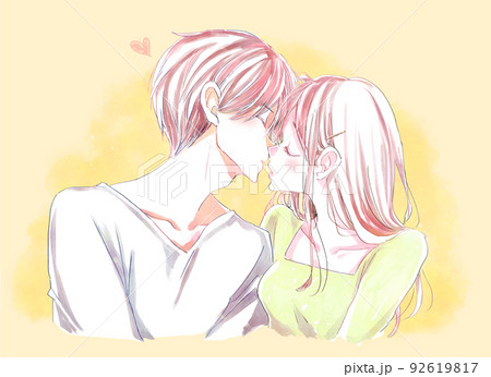 キスをしようとする男女　目を閉じる 92619817