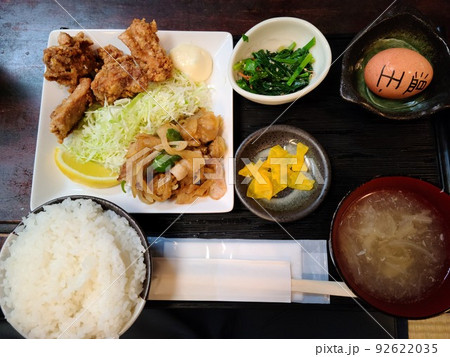 唐揚げ&生姜焼き定食 唐揚げ&生姜焼き定食 92622035