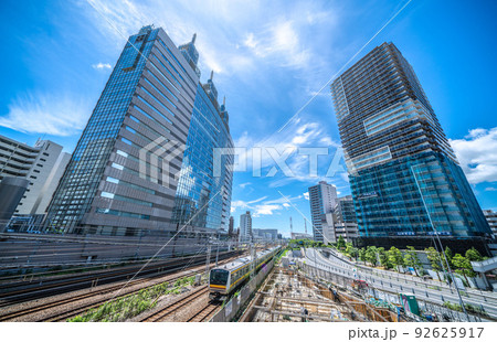 日本の川崎都市景観 川崎駅前のNTT DoCoMo川崎ビルなどを望む 日本の川崎都市景観 川崎駅前のNTT DoCoMo川崎ビルなどを望む 92625917
