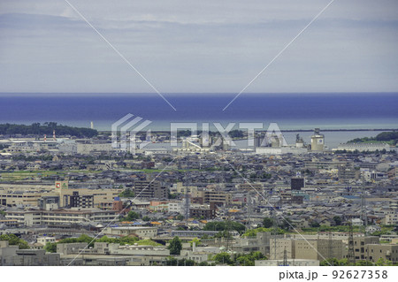 金沢市街地　アル・プラザ金沢と金沢港　石川県金沢市 92627358