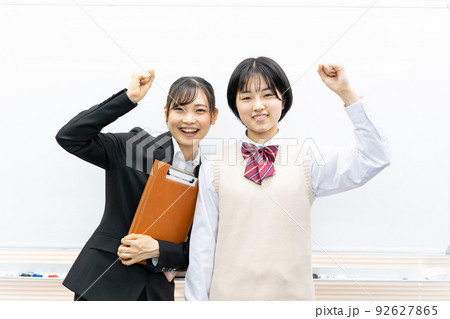 塾講師と女子生徒 塾講師と女子生徒 92627865