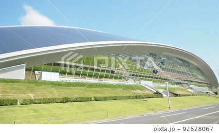 四日市ドームと青空の自然風景（三重県四日市市） 92628067