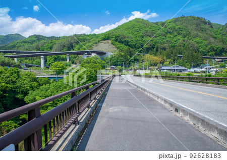 吾妻峡　ふれあい大橋からの風景　新緑の季節　　 92628183