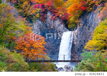 苗名滝（秋） 92628831