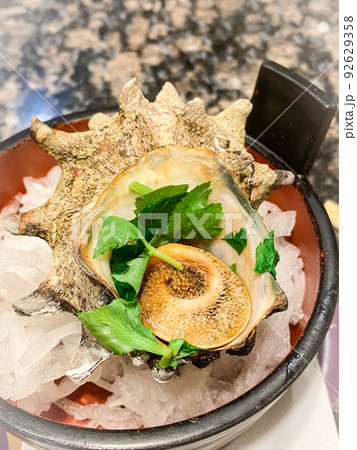 サザエの壺焼き 92629358