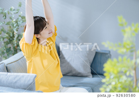 女性 ストレッチ 女性 ストレッチ 92630580