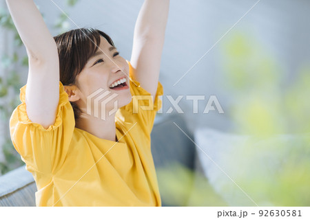 女性 ストレッチ 女性 ストレッチ 92630581