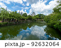 姫路城と青空リフレクション 92632064