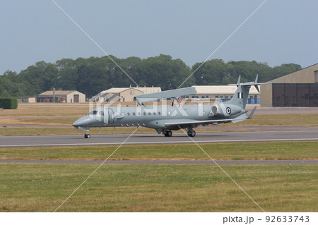 ギリシャ空軍EMB-145H早期警戒管制機離陸 92633743
